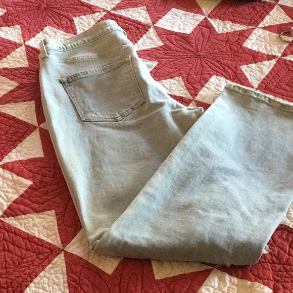 NWOT AYR Light Wash Distressed Jeans - Picture 6 of 6